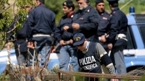 Un român a fost găsit mort pe un câmp din Italia. Cum a fost descoperit trupul bărbatului