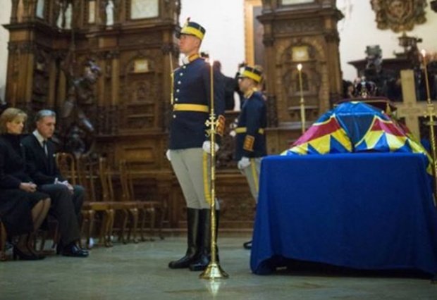 Moment încărcat de semnificații între Prințul Charles și MS Margareta, la înmormântarea Regelui Mihai