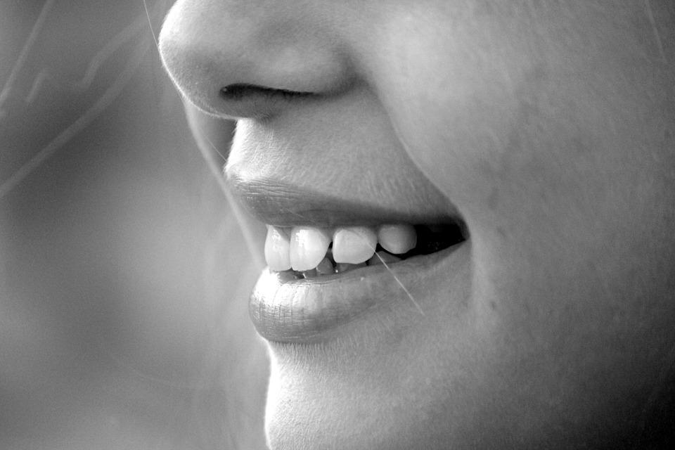 Ce înseamnă dacă nu mai ai miros. Poate fi semnul unei maladii extrem de grave