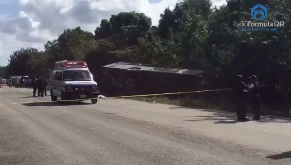 Accident grav de circulaţie. Cel puţin 11 turişti au murit și 20 sunt răniți, după ce un autocar s-a răsturnat în Mexic - VIDEO