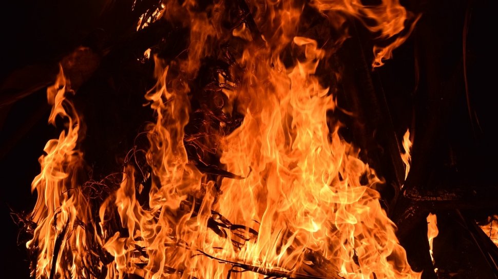 Incendiu la o baracă în Timișoara. O persoană și-a pierdut viața 