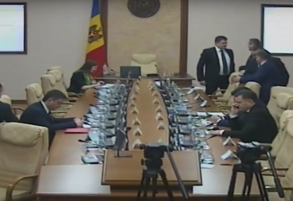 Remanieri în masă în Guvernul Republicii Moldova. Șase miniștri au fost schimbați