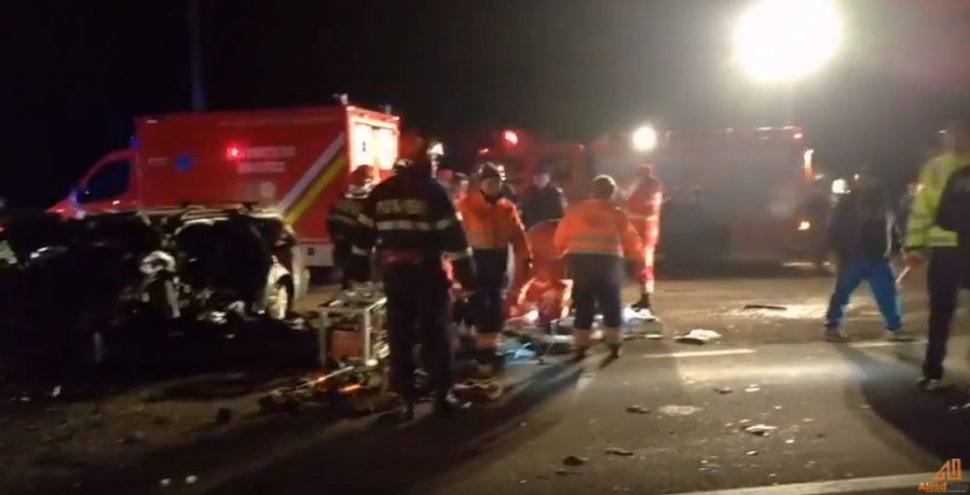 Accident îngrozitor în Bihor. Doi morți și nouă răniți (VIDEO)