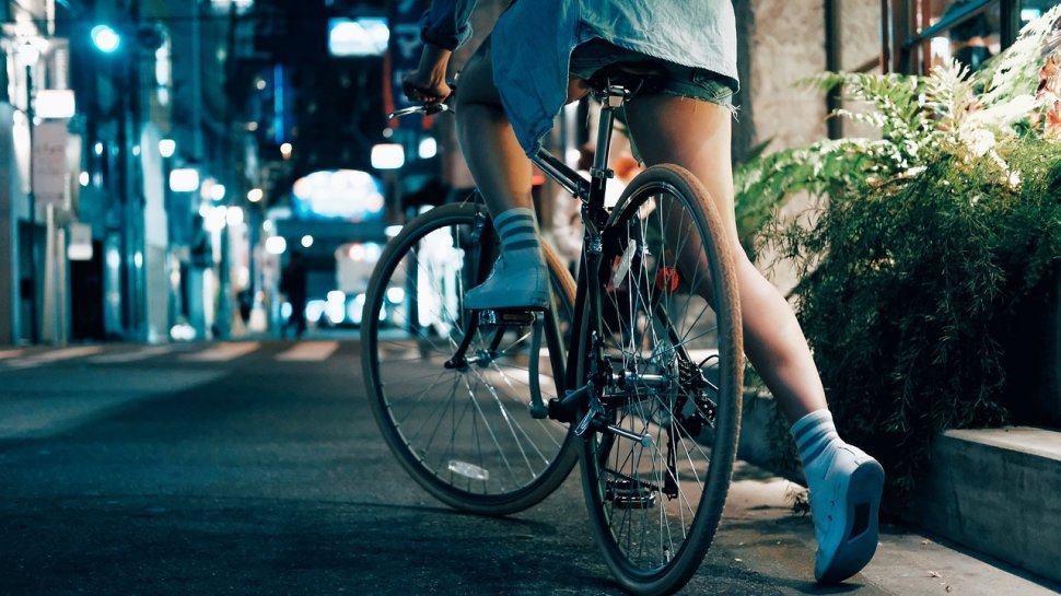 A ieșit să se plimbe cu bicicleta, dar nu s-a mai întors acasă. Ce a aflat mama tinerei când a mers la Poliție