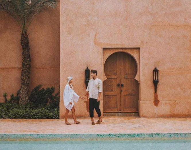 Cum arată fotografiile cuplului care primește 9.000 de dolari pentru o poză 498824