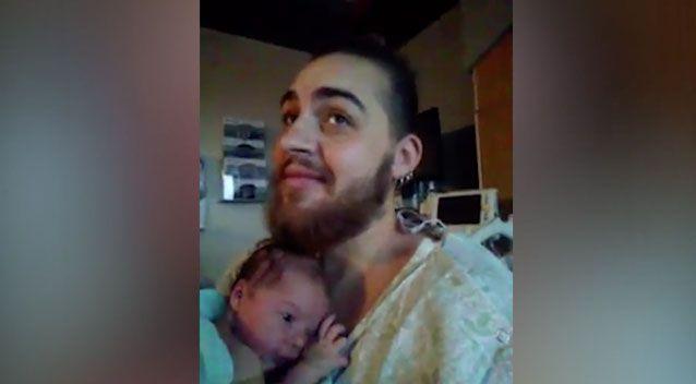 A devenit de două ori părinte, însă când l-a adus pe lume pe cel de-al doilea copil, medicii l-au anunțat: „E caz unic” 498898