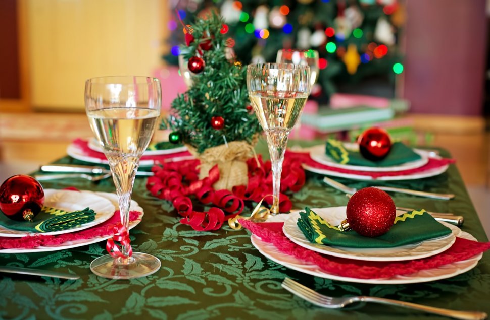 Atenţie la mâncarea de Crăciun! Sfatul nutriționiștilor: Pentru a ne simţi bine de Crăciun, ar trebui să mâncăm...