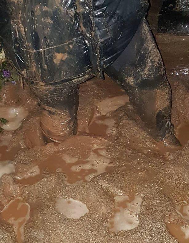 S-a dus la mormântul fiului său în ziua aniversării lui, când ceva cumplit i s-a întâmplat. „Nu s-a mai pomenit așa ceva” (FOTO) 500339