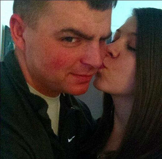 Soțul său nu o ajuta niciodată la treburile casei, așa că se decisese să divorțeze. Într-o zi, când se pregătea să-i spună și soțului ei asta, a făcut o descoperire inedită. Atunci a înțeles totul (FOTO) 500343