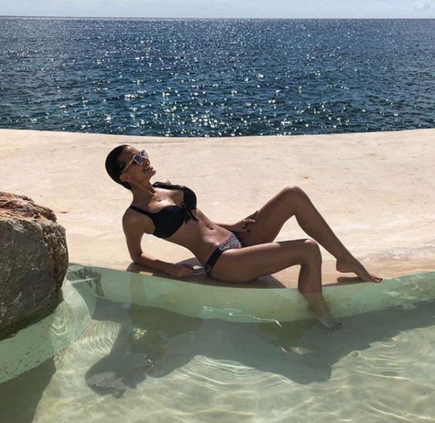 Cum a apărut Sandra Mutu la plajă - FOTO în articol 500520