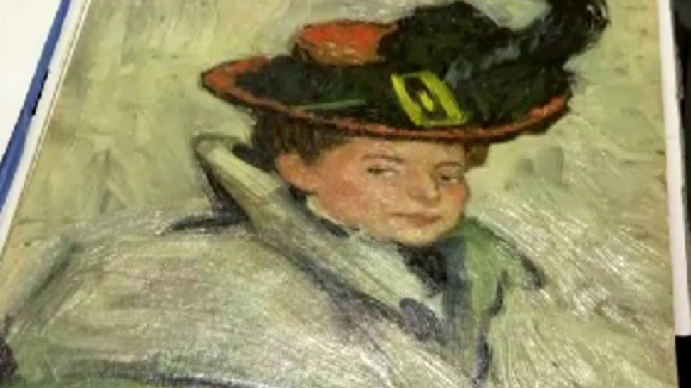 Înainte să moară, mătușa i-a spus nepotului să se uite sub mașina de cusut. Descoperirea i-a schimbat viața 500643