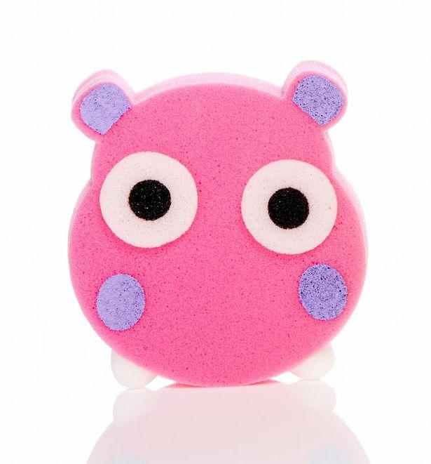 Se întorsese de curând dintr-o vacanță, când a constatat că fiul său mirosea îngrozitor. A sunat să facă o programare de urgență la doctor. Atunci, băiețelul a început să spună ce făcuse de fapt. Femeia a izbucnit în râs (FOTO) 500815