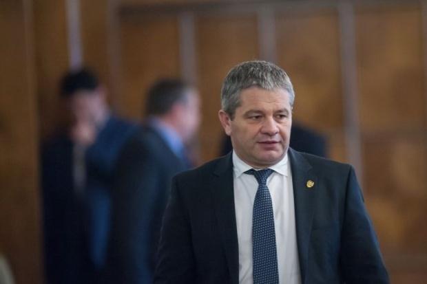 Florian Bodog, ministrul Sănătăţii, a fost audiat joi noapte la DIICOT în dosarul Lucan