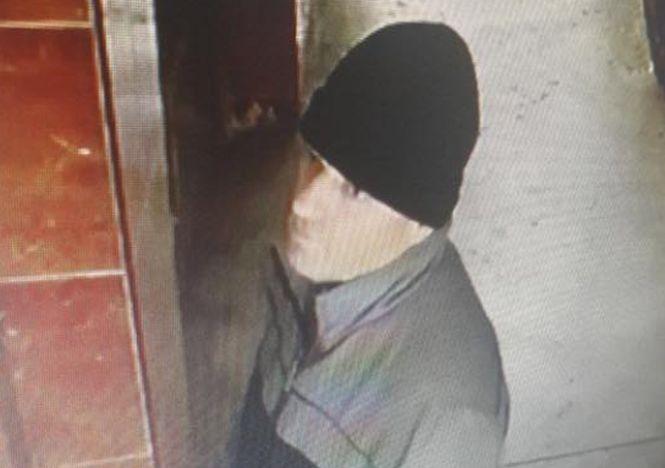Apelul făcut de poliţişti în cazul bărbatului care a agresat sexual doi copii într-un lift, în Bucureşti 501273