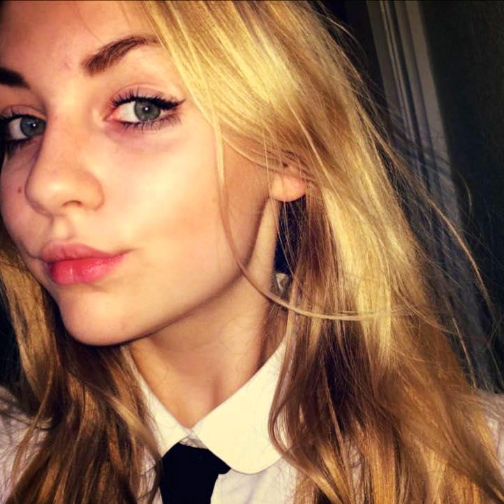 Și-a donat părul pentru o cauză nobilă, dar a fost pedepsită la școală. Cum a fost posibil 501422