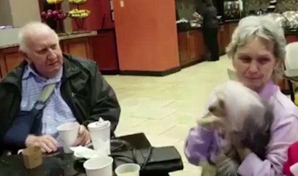 O mașină a intrat în casa lor, iar bătrânii au pierdut lucrul cel mai de preț cu prilejul acestui incident. Când se așteptau mai puțin, au primit un telefon (FOTO)  502067