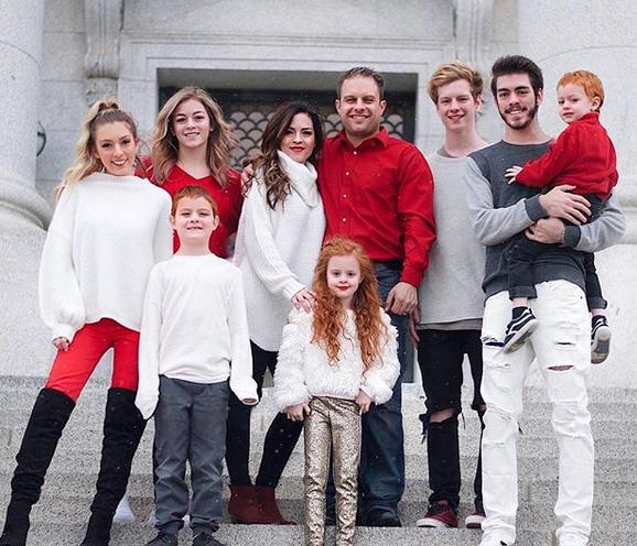 Are 43 de ani și a născut șapte copii, dar arată ca o adolescentă. Care este secretul femeii 502157