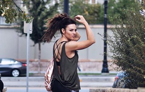 Are 43 de ani și a născut șapte copii, dar arată ca o adolescentă. Care este secretul femeii 502159