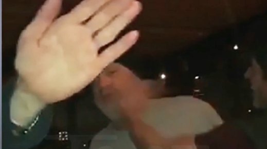 Harvey Weinstein, pălmuit într-un restaurant din Arizona. „Ieși de aici” - VIDEO