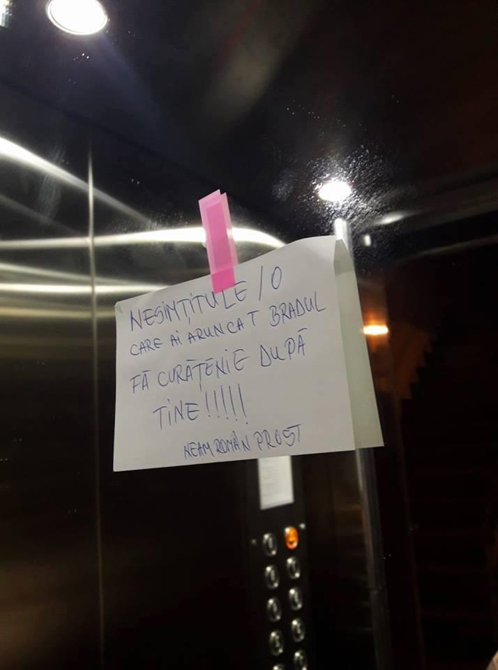 Toți locatarii dintr-un bloc din Iași au rămas uimiți când au intrat în lift. Au găsit un bilet pe care era scris....(FOTO) 502470