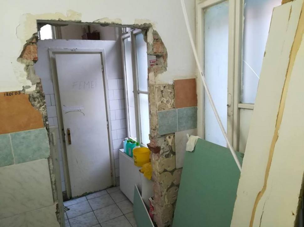 Imagini dezolante cu toaletele dintr-un spital românesc au apărut în spațiul public 503020