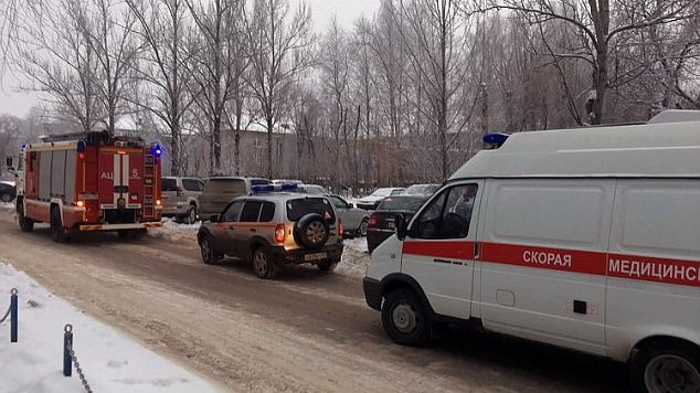 Atac la o școală din Rusia. Mai mulți elevi și o profesoară au fost răniți (FOTO)