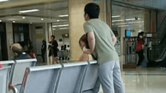 S-a dus la spital pentru un consult, dar a crezut că nu vede bine. Când s-a convins că totul este real, a scos imediat telefonul și a făcut mai multe fotografii. „Este uluitor, mai rar vezi așa ceva!” (GALERIE FOTO) 503026