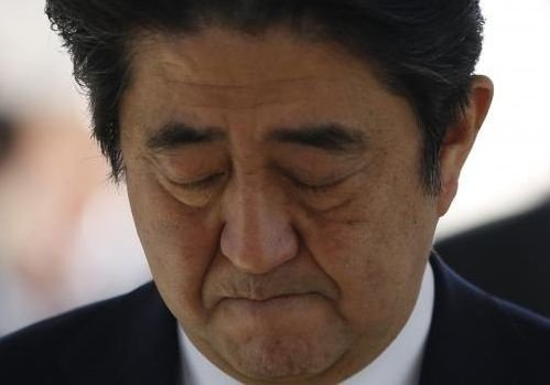 Ce a postat premierul japonez pe Twitter, după vizita în România. Shinzo Abe, supărat că nu a putut discuta cu omologul său