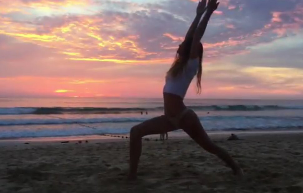 VIDEO. O rusoaică de 24 de ani care practică yoga își arăta incredibila flexibilitate pe internet