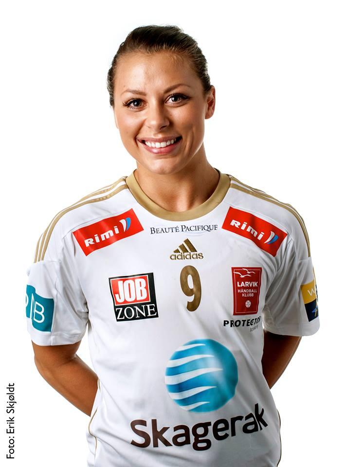 O handbalistă celebră e distrusă de pozele nud cu ea apărute pe internet FOTO 503859