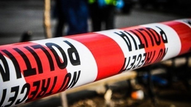 Moarte suspectă în Braşov. Un om al străzii a fost găsit decedat într-un imobil