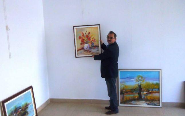 Polițistul local care a ajuns să își vândă tablourile pe trei continente