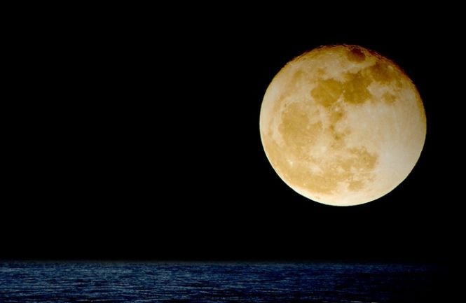 Eveniment astronomic rar - Super Luna albastră sângerie va putea fi admirată pe 31 ianuarie. Cum ne va afecta