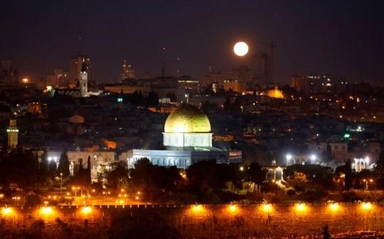 Imagini spectaculoase cu Super Luna albastră sângerie, în lume 506235