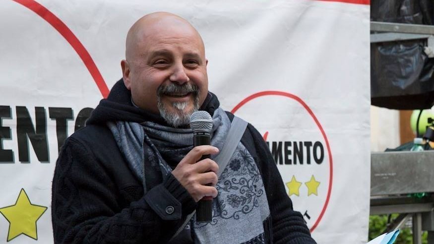 Un politician italian care candidează pentru Senat s-a lăudat că a lovit a treia oară un român
