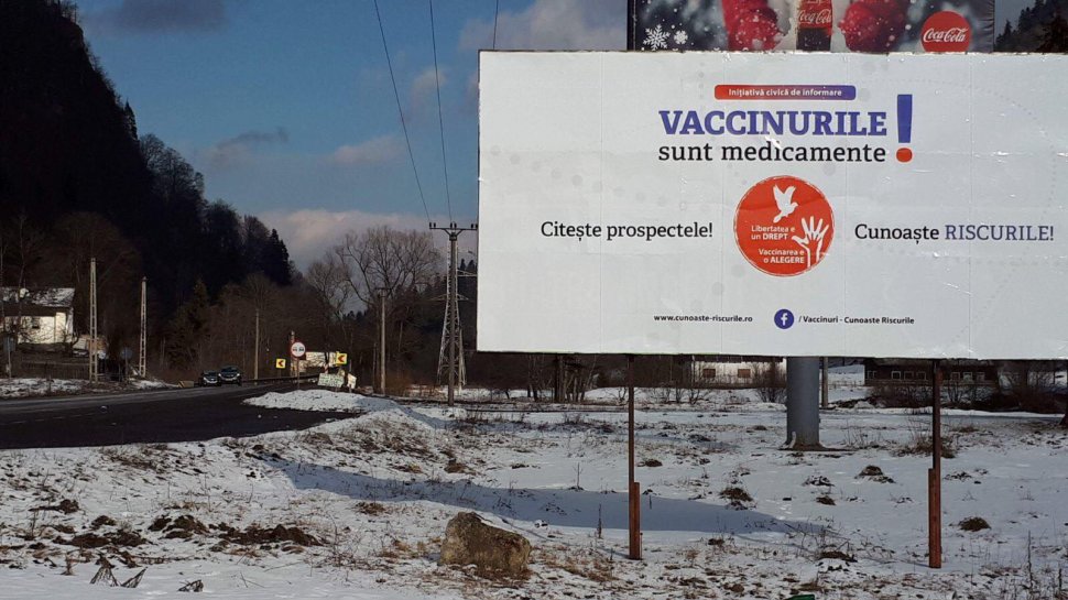 Scandalul vaccinării continuă. Un panou publicitar apărut pe DN1 a inflamat internetul  