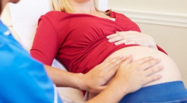 Medicamentul banal luat de femeile însărcinate care poate întârzia vorbirea la copii