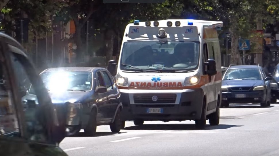Un român din Italia a sunat la ambulanţă, dar acum riscă să ajungă la închisoare. Cine era paramedicul
