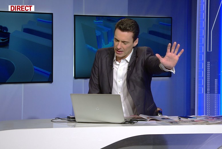 Mircea Badea, experiment-șoc în direct: Puneți mâna pe ecranul televizorului! 