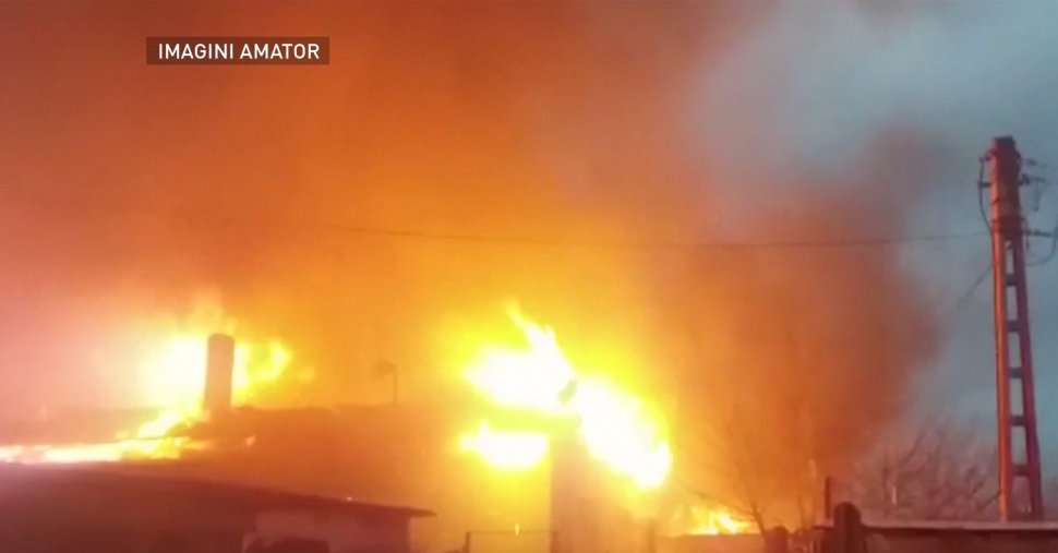 Incendiul puternic de la Medgidia a fost stins după șapte ore