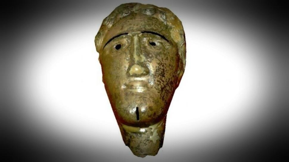 Misterul măștii de bronz descoperite la Buridava, în Vâlcea. Teoria suprinzătoare a arheologilor 