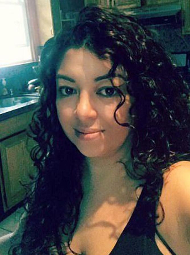 Și-a urmărit într-o zi soția să vadă unde se duce, dar nu se aștepta la asta. Femeia a intrat într-o casă. A așteptat câteva minute și a decis să intre și el. A avut un șoc când a văzut ce făcea femeia acolo. Nu a stat pe gânduri și a scos telefonul 508167