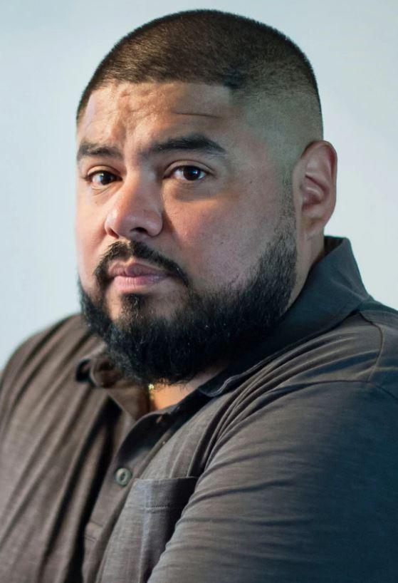 Și-a urmărit într-o zi soția să vadă unde se duce, dar nu se aștepta la asta. Femeia a intrat într-o casă. A așteptat câteva minute și a decis să intre și el. A avut un șoc când a văzut ce făcea femeia acolo. Nu a stat pe gânduri și a scos telefonul 508168