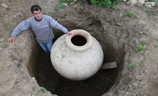 Descoperire arheologică de excepție în grădina unui bărbat din Constanța. Ce se afla în vas