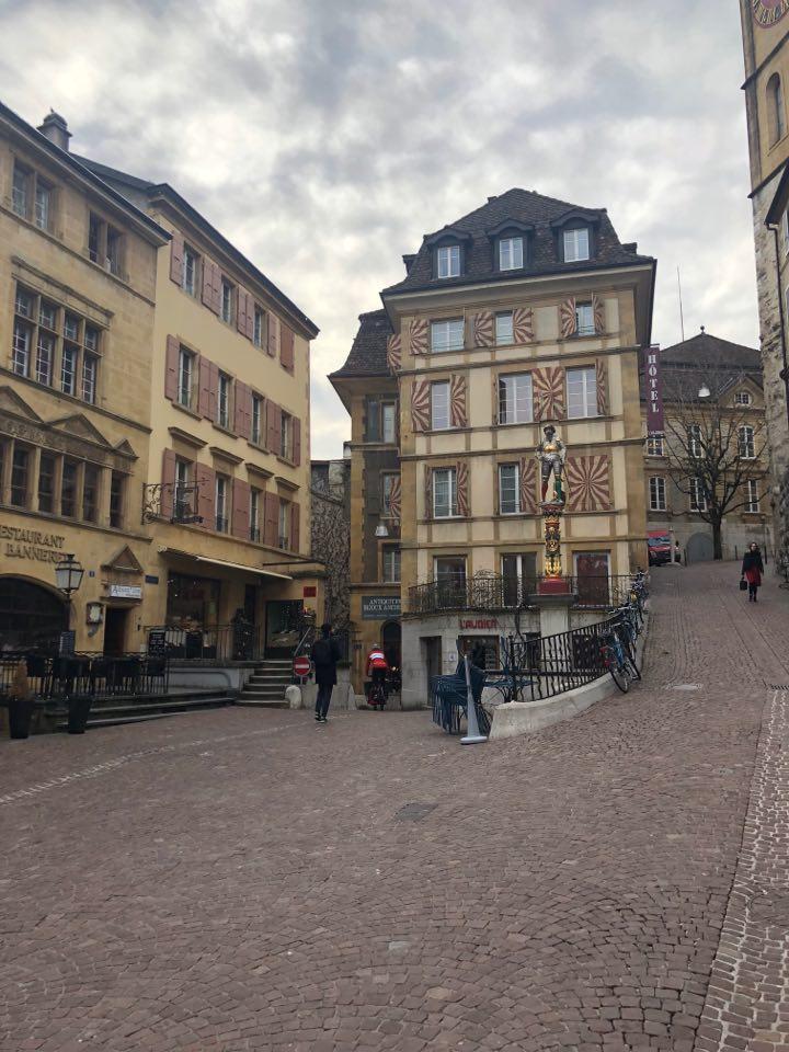 Cum se schimbă fumatul. O vizită la fabrica IQOS din Elveția 508477