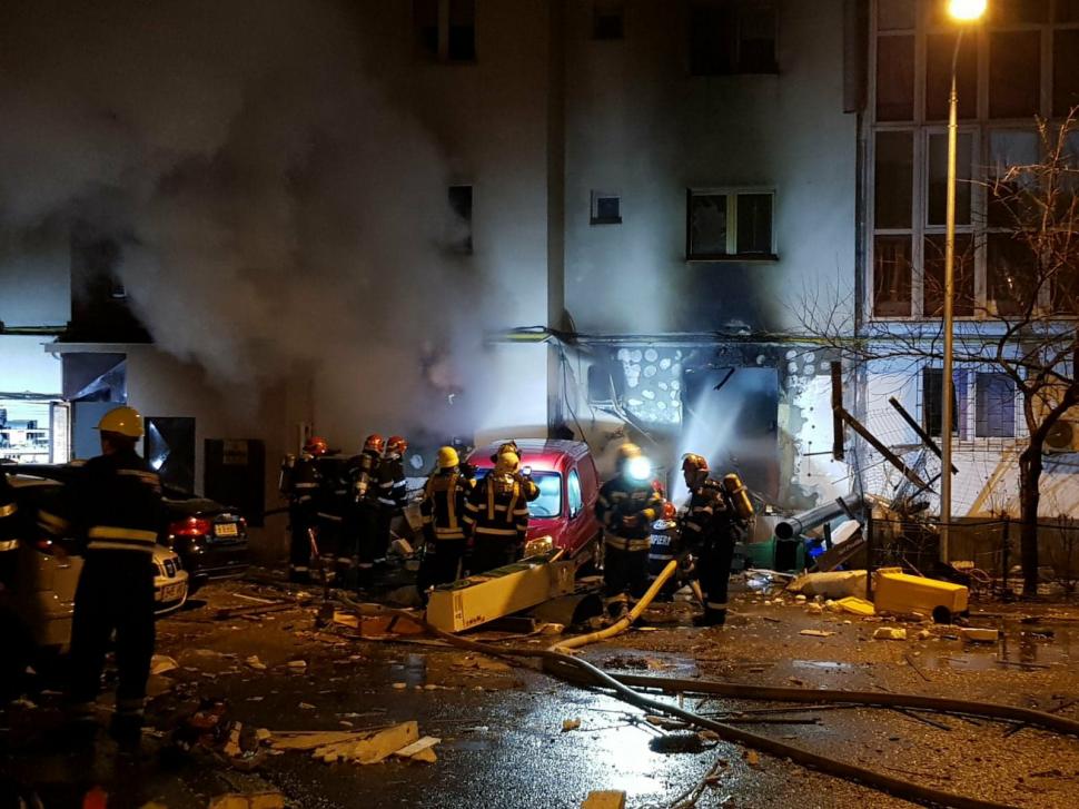 Explozie într-un fast food din București - GALERIE FOTO 509005