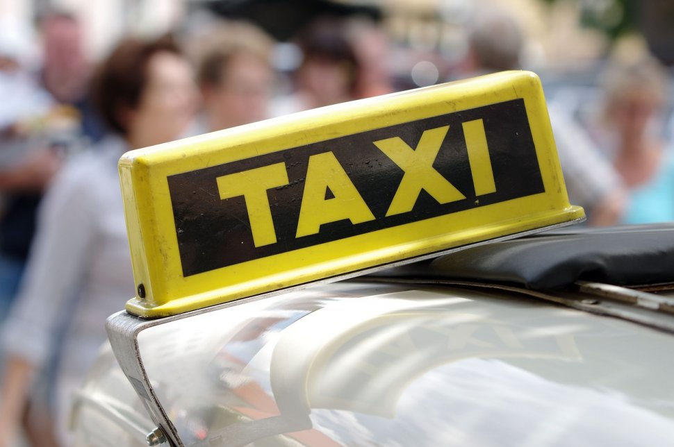  Top firme de taxi din Bucureşti după afaceri. Câţi bani fac Speed Taxi, Cobălcescu, Cristaxi, sau Pelicanul
