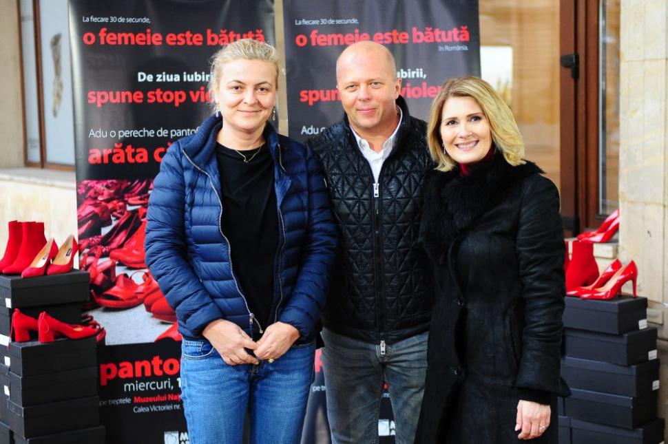 Prin proiectul “Dragostea poartă Pantofii roșii”, Fundația Mereu Aproape luptă contra violenței împotriva femeilor 509788