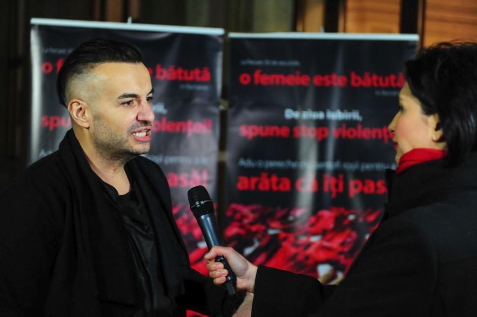 Prin proiectul “Dragostea poartă Pantofii roșii”, Fundația Mereu Aproape luptă contra violenței împotriva femeilor 509802