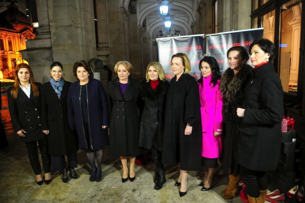 Prin proiectul “Dragostea poartă Pantofii roșii”, Fundația Mereu Aproape luptă contra violenței împotriva femeilor 509803